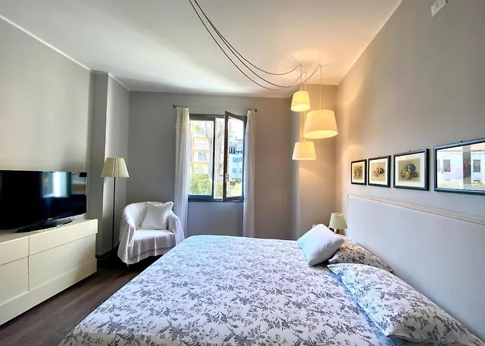 B208 - Grazioso A Due Passi Dal Mare 阿尔玛·迪·塔吉亚