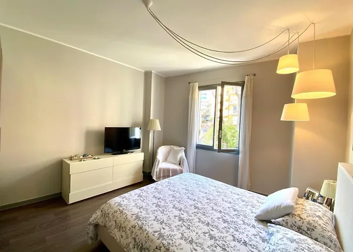 B208 - Grazioso A Due Passi Dal Mare 阿尔玛·迪·塔吉亚